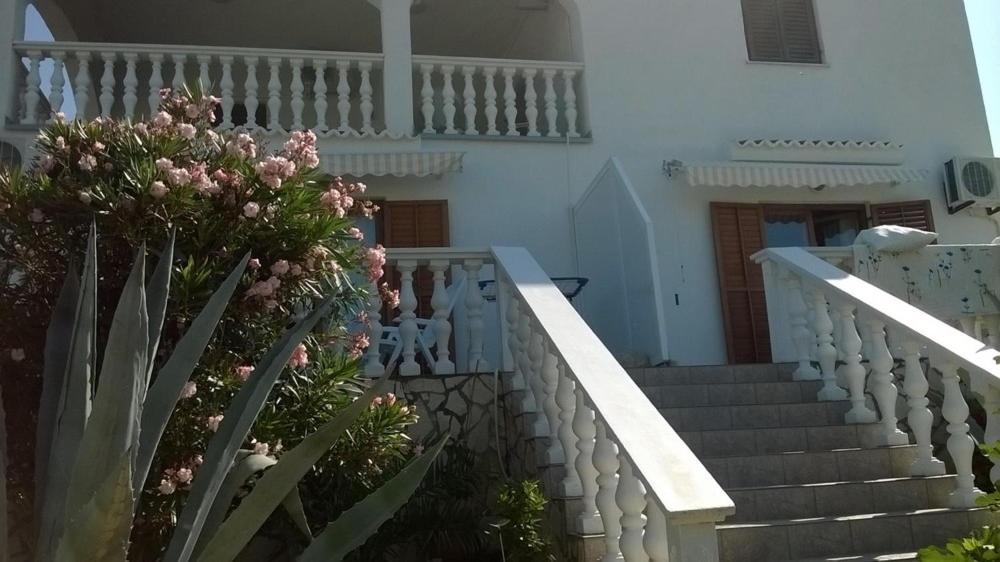 Apartment In Kustici With Balcony, Wifi, Washing Machine Zewnętrze zdjęcie